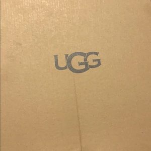 UGG